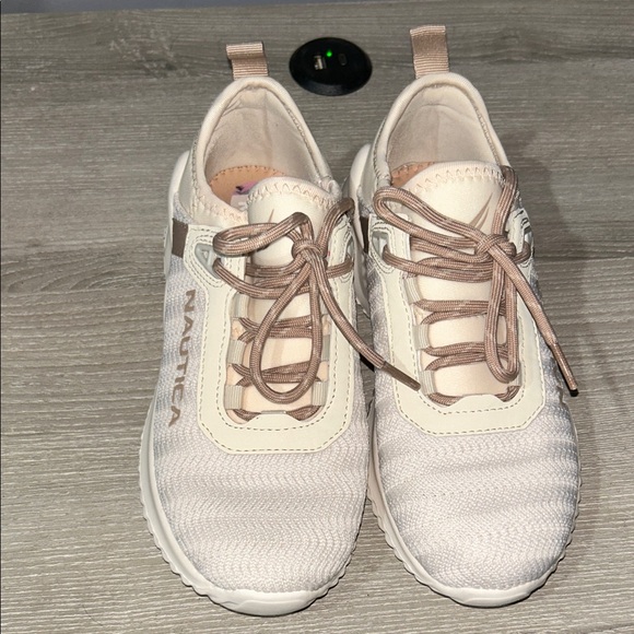 Nautica Shoes - Nautica Women's Cream Sneakers sz 5.5